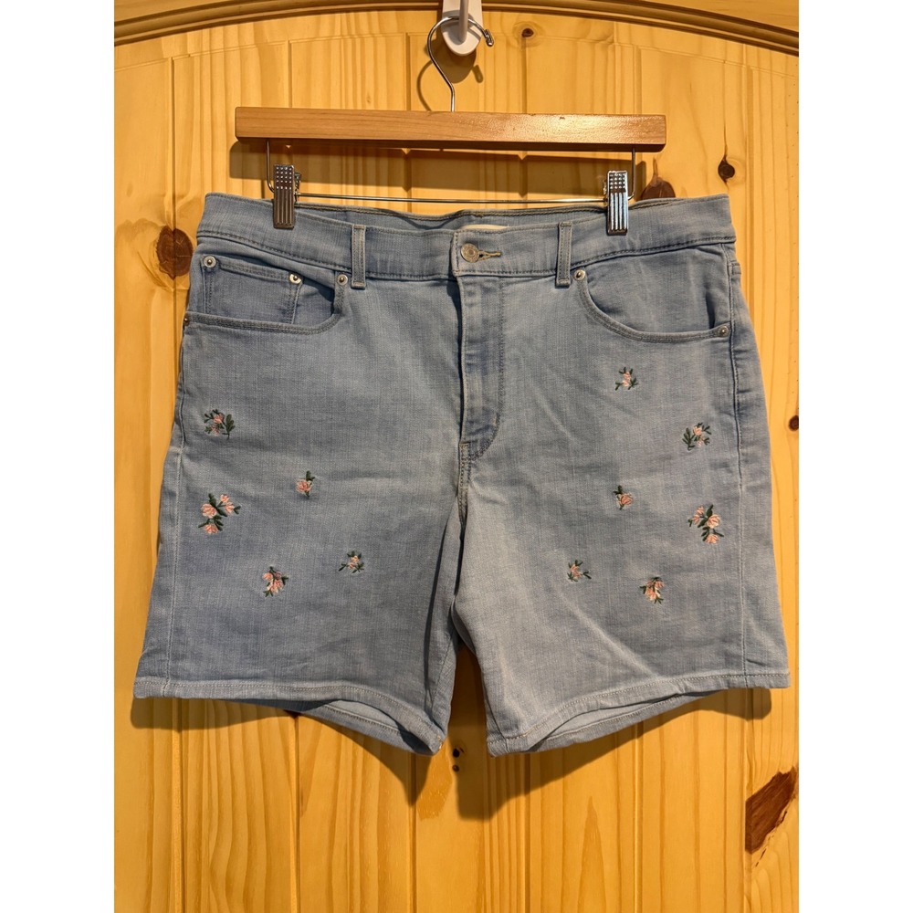 Levis Classic Short Light Wash Floral Embroidered Denim Jean Shorts 31